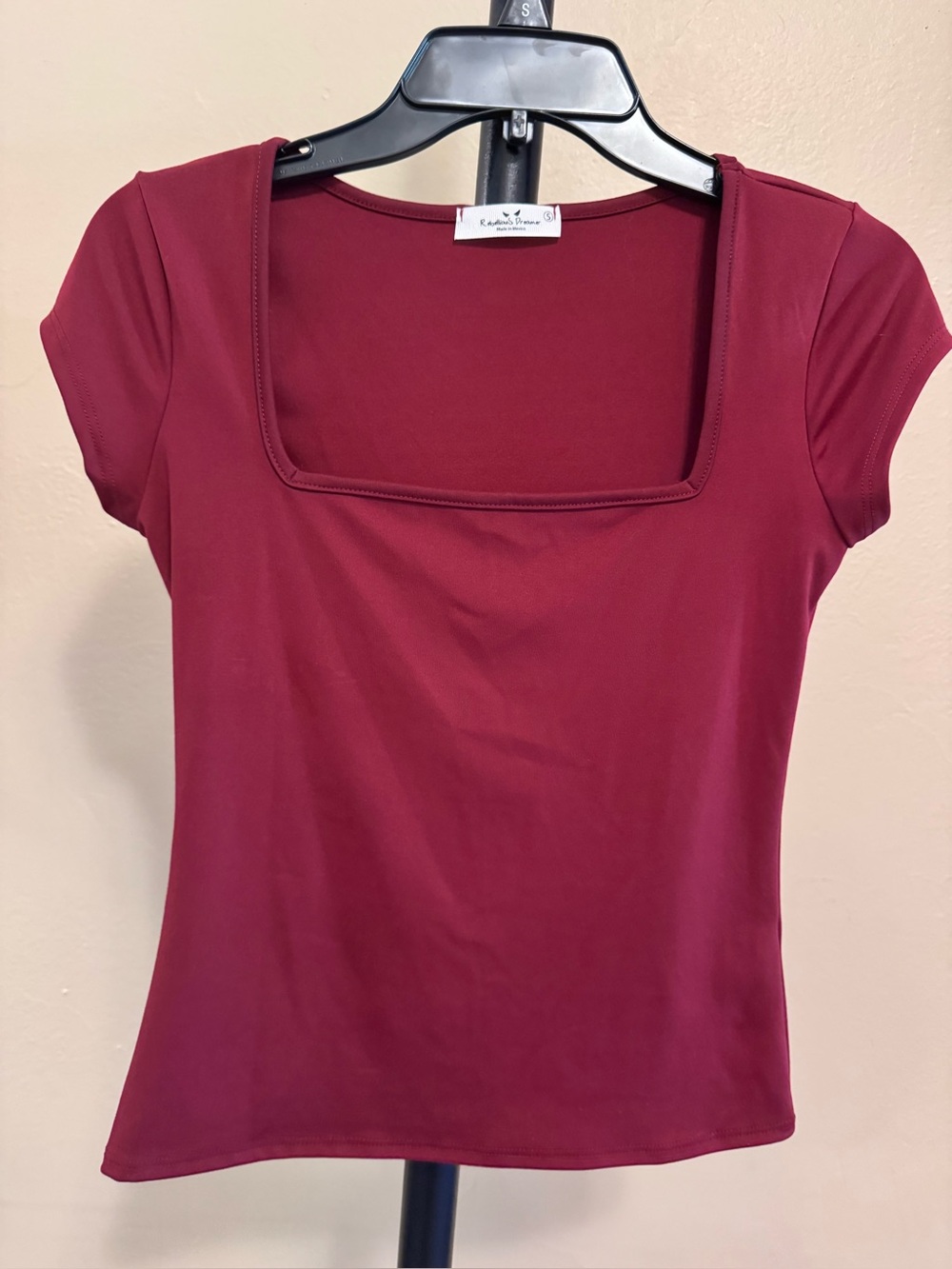Rebellious Dreamer Women's Square Neck Short Sleeve Top - Burgundy Sz small